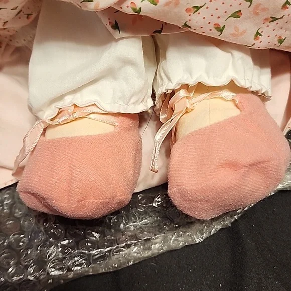 Porcelain Doll - Picture 3 of 4